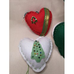 Store filt-hjerter julemotiver