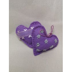 Sm� filt-hjerter uden oph�ng