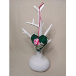 Sm� filt-hjerter med oph�ng